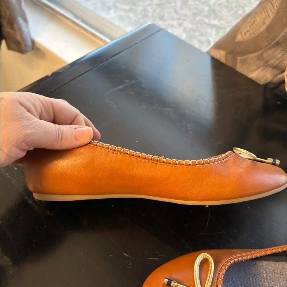 Tommy Hilfiger Cognac Flats Big Girls Size 5
